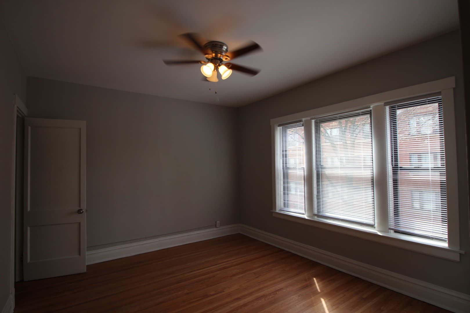 4413 N La Crosse Ave – photo 3