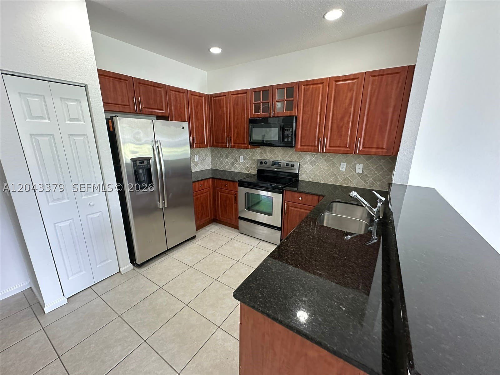 3595 NW 13th St – photo 2