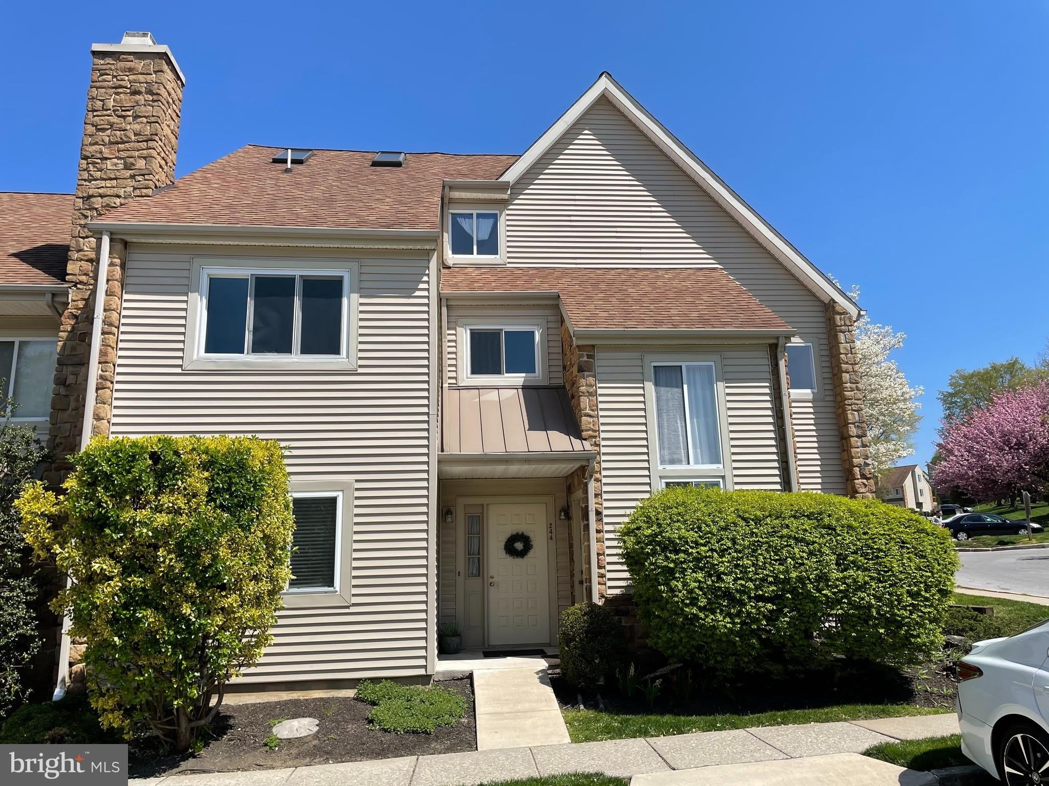 245 CARRIAGE Court – photo 2