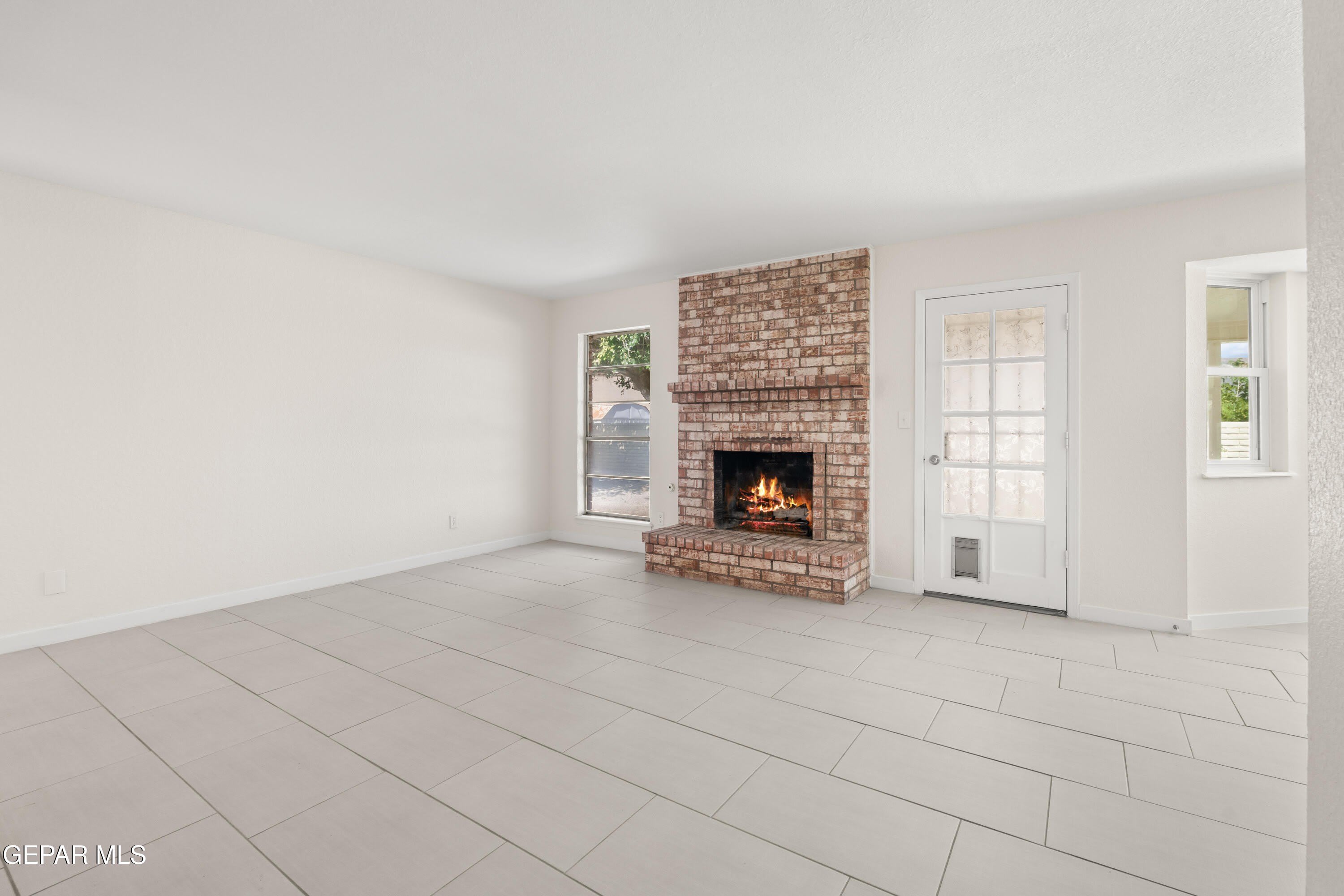 936 ONEIDA Drive – photo 4