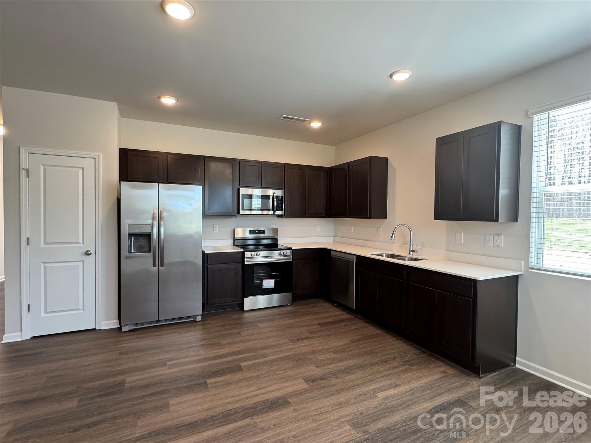 106 Titanium Drive – photo 2