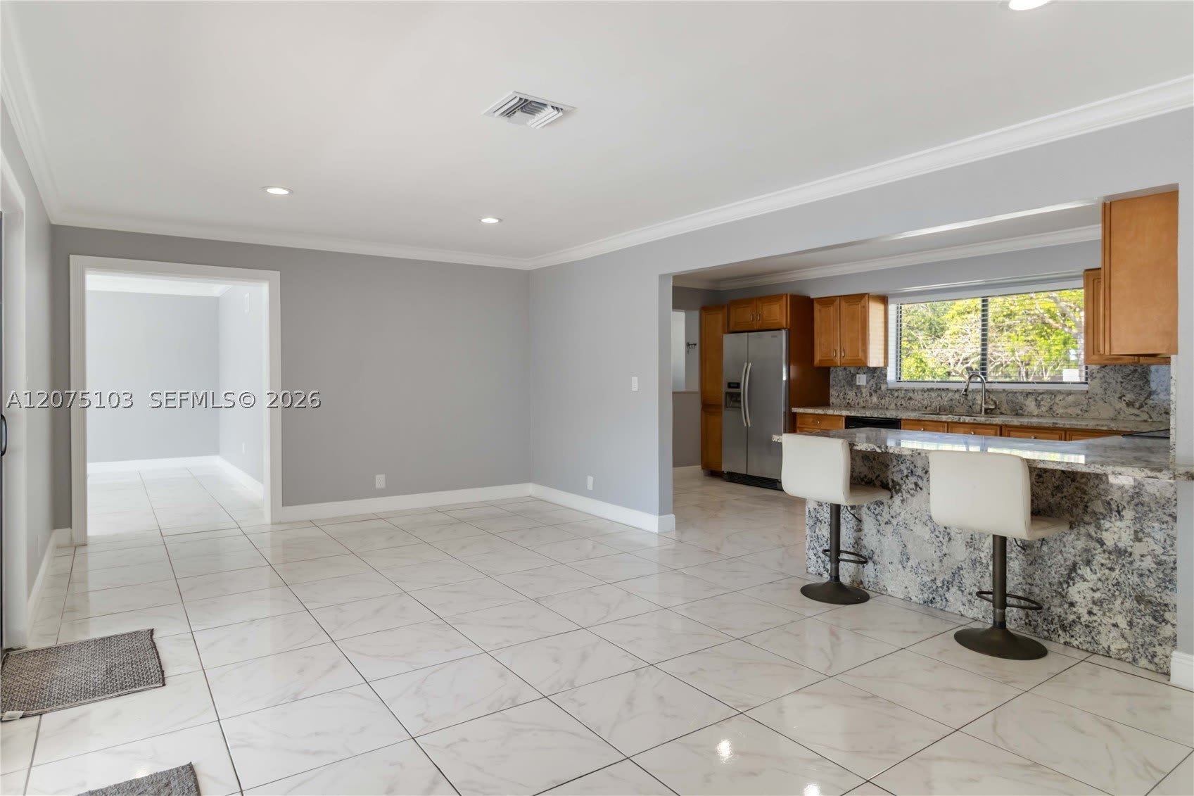 913 SW 49th Ave – photo 3