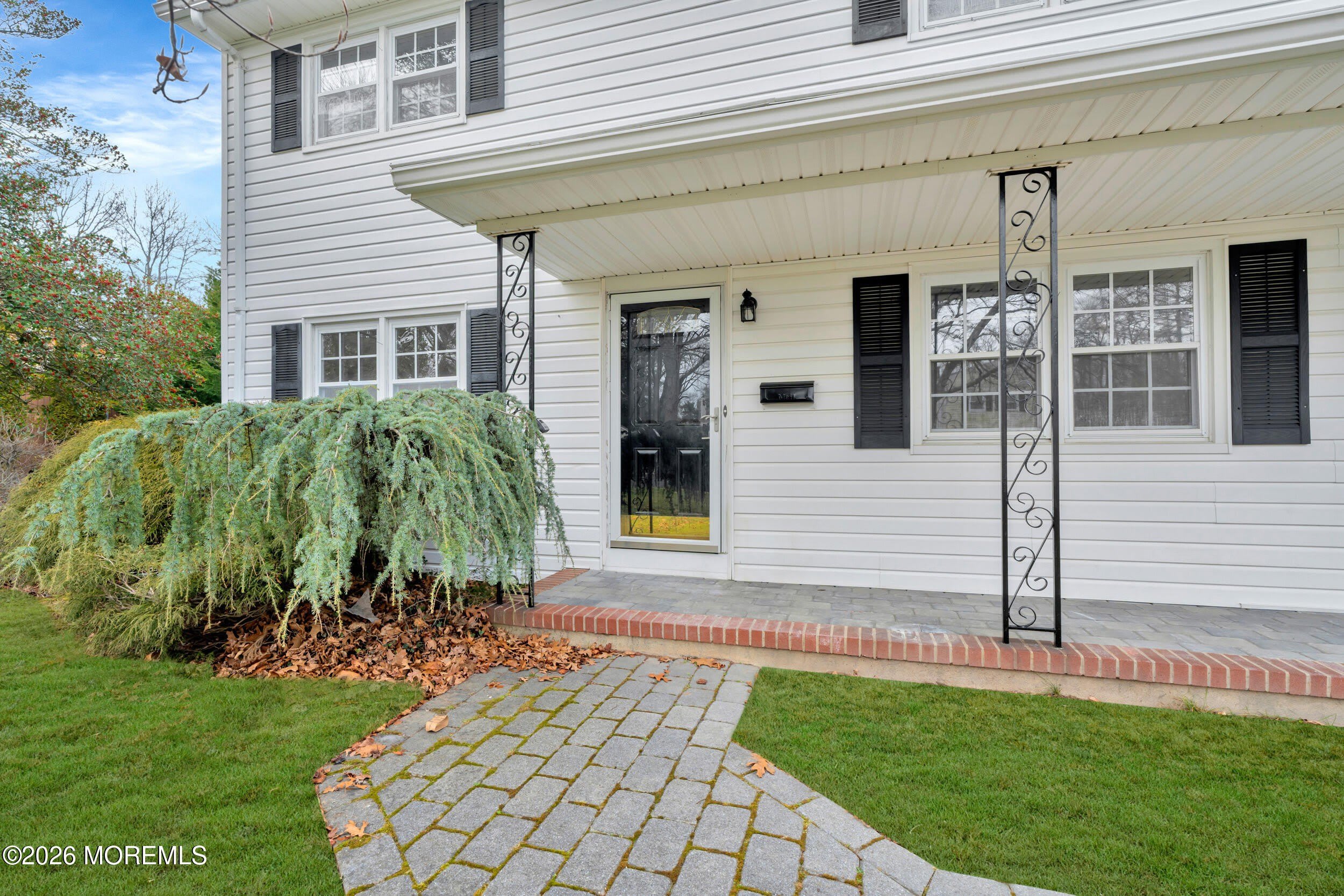 429 Lake Avenue – photo 3