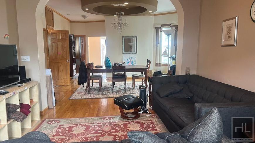 619 EAST 7 STREET – photo 4