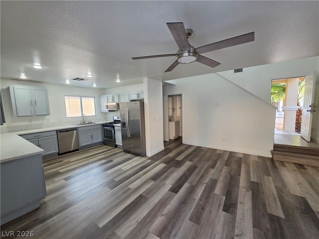 4355 Holden Street – photo 5