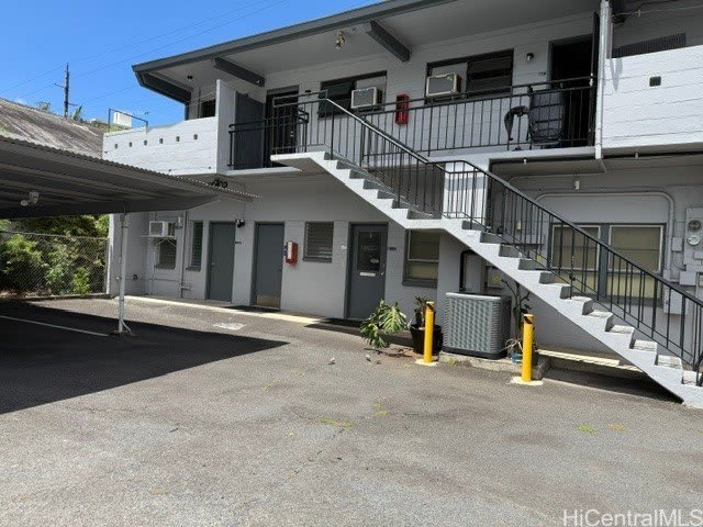 32 N school Street – photo 1
