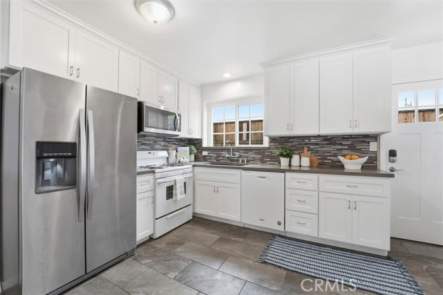11937 South La Cienega Boulevard – photo 5