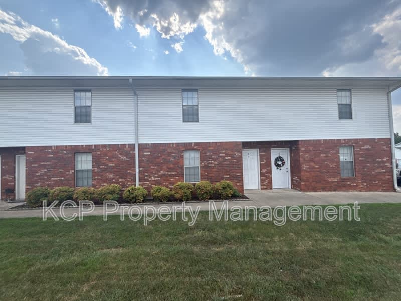 1115 Farley Circle – photo 2