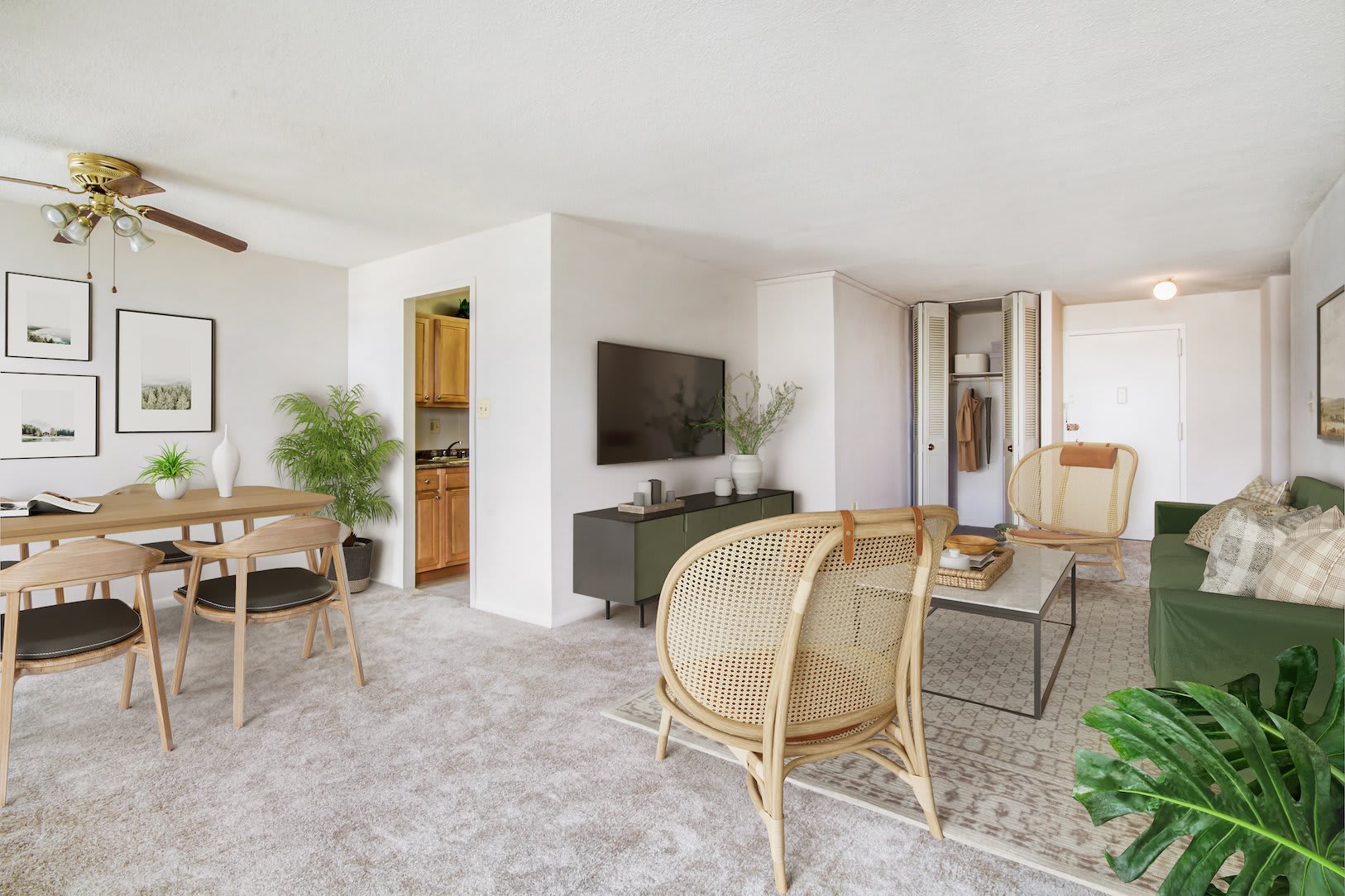 Twin Towers Apartments – photo 4