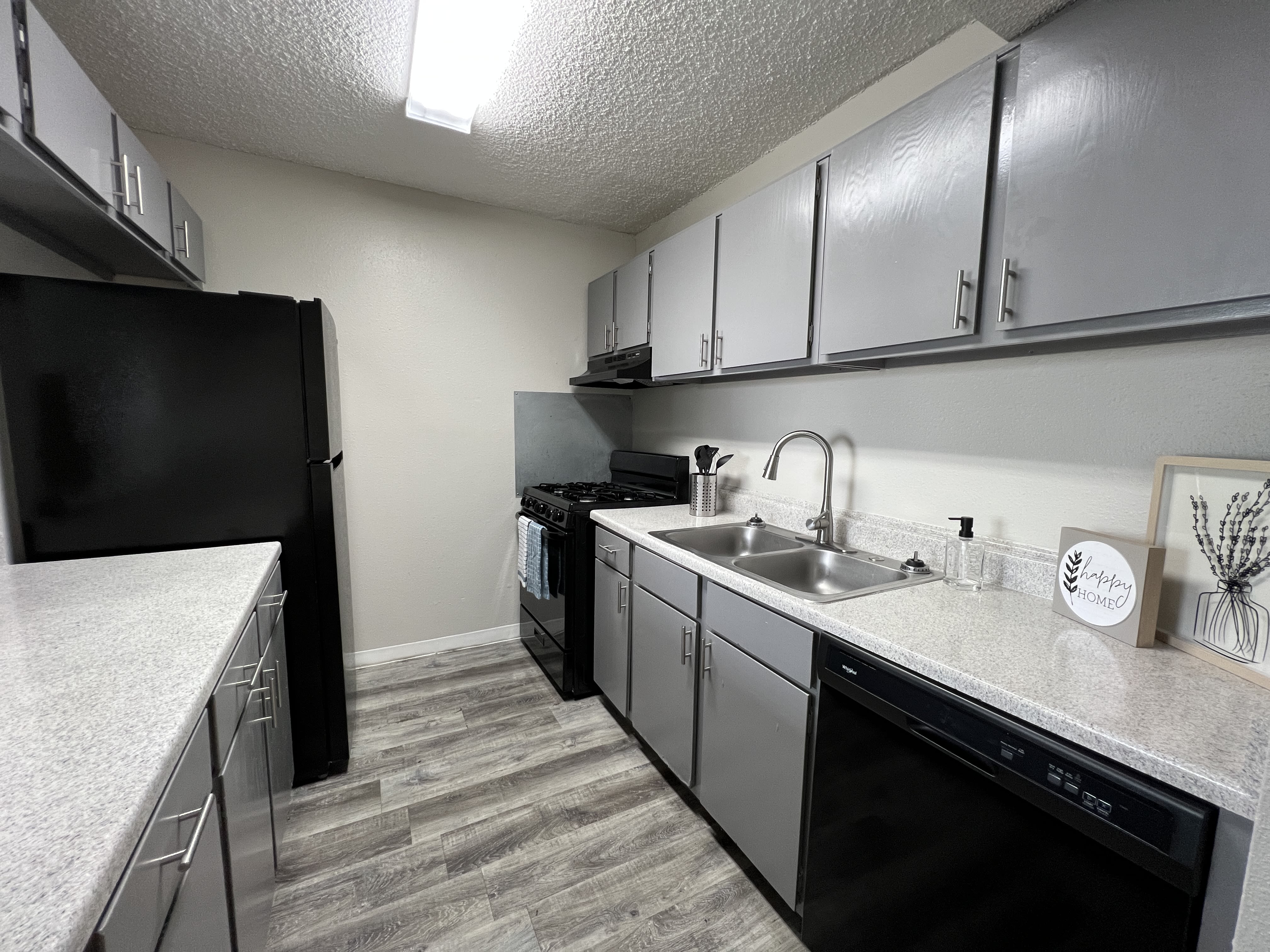 212 Sam Houston Drive – photo 1