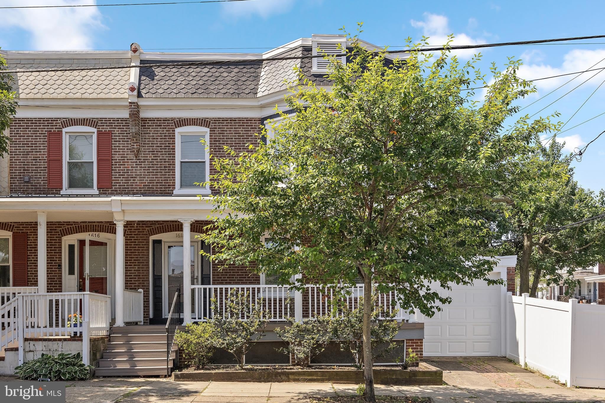 1618 W 14TH – photo 2