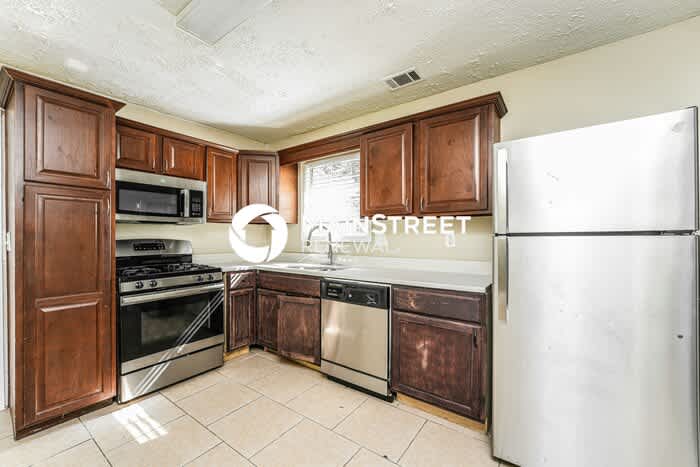 2568 Creek Terrace – photo 1