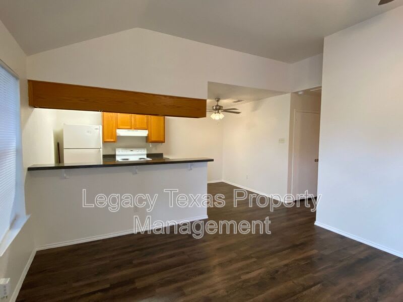 641 C Woodard – photo 4