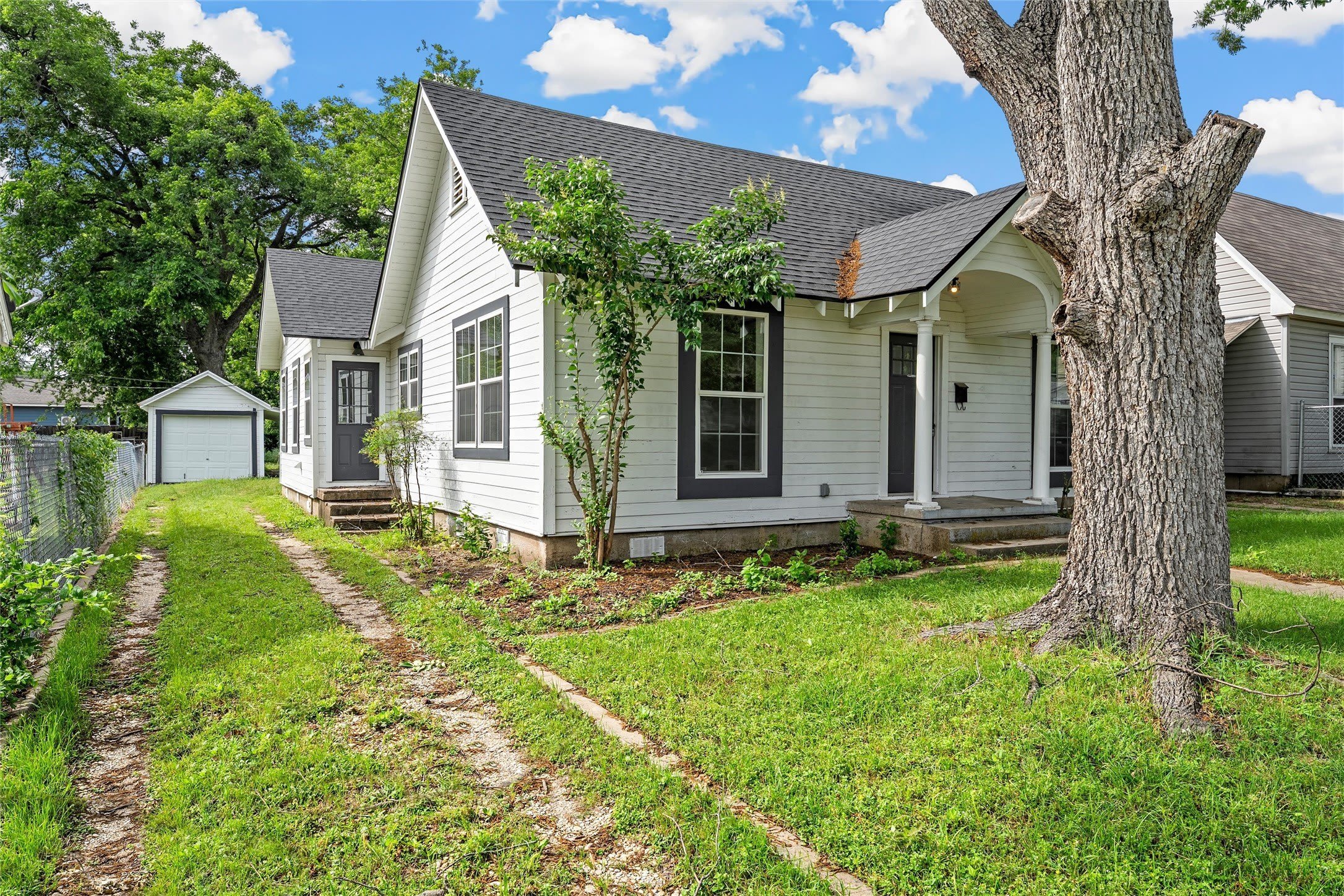 2704 Herring Avenue – photo 2
