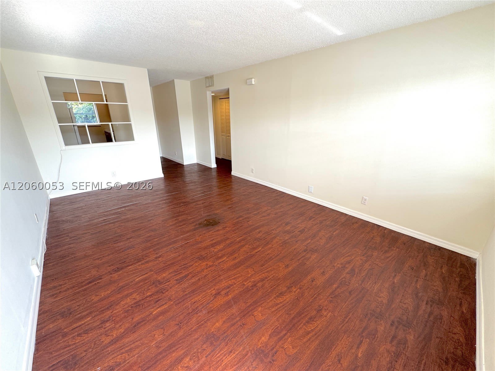 215 NW 25th St – photo 5