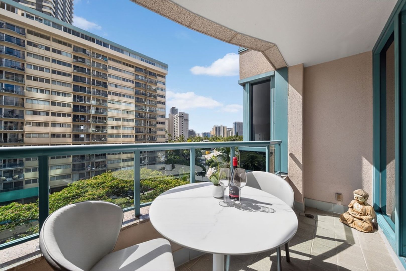 Island View at Waikiki Landmark: Waikiki Luxury Condo w/ Pool, Spa, Gym & Lanais – photo 1