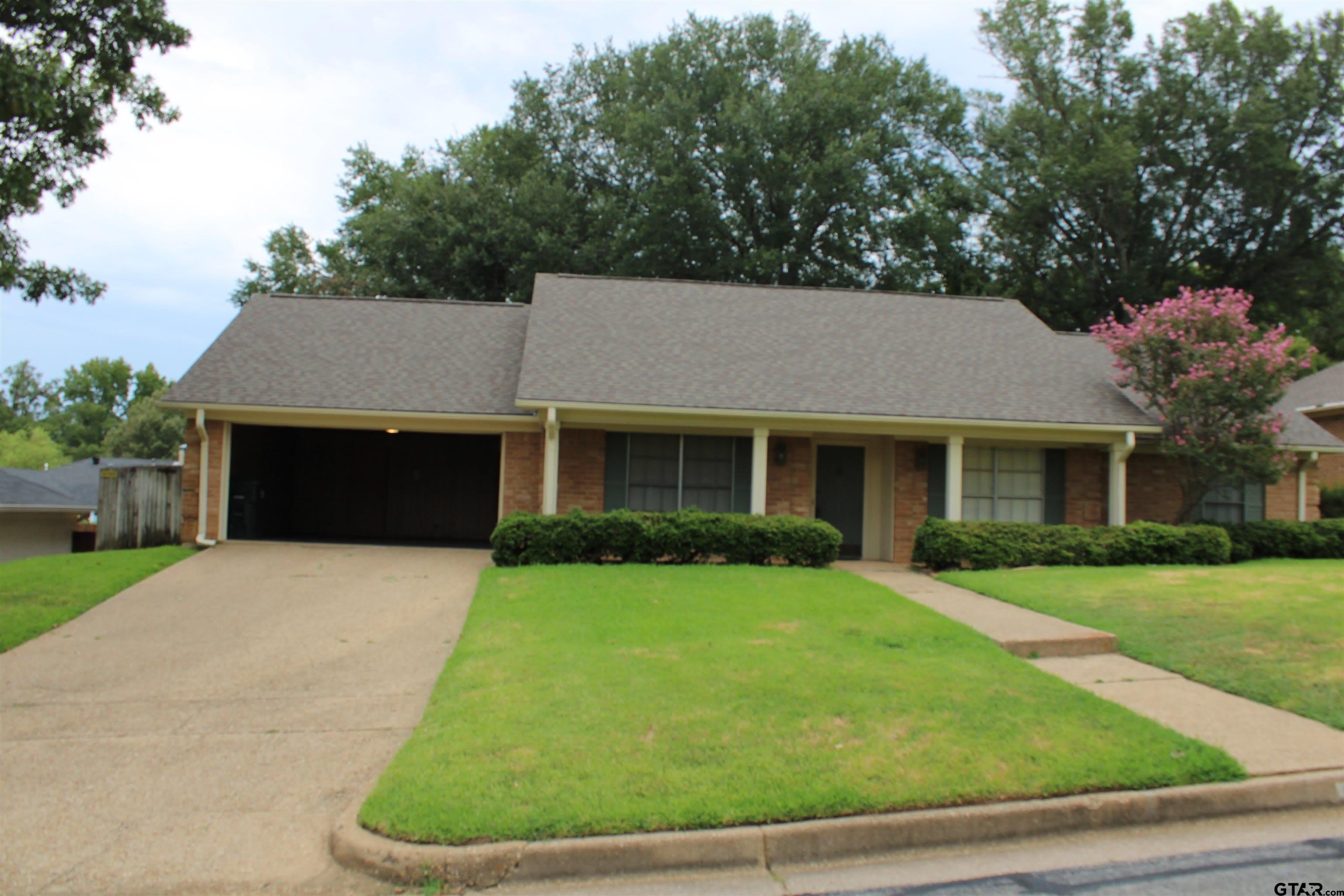 713 Meadow Creek – photo 2
