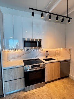 700 NE 25th St – photo 4