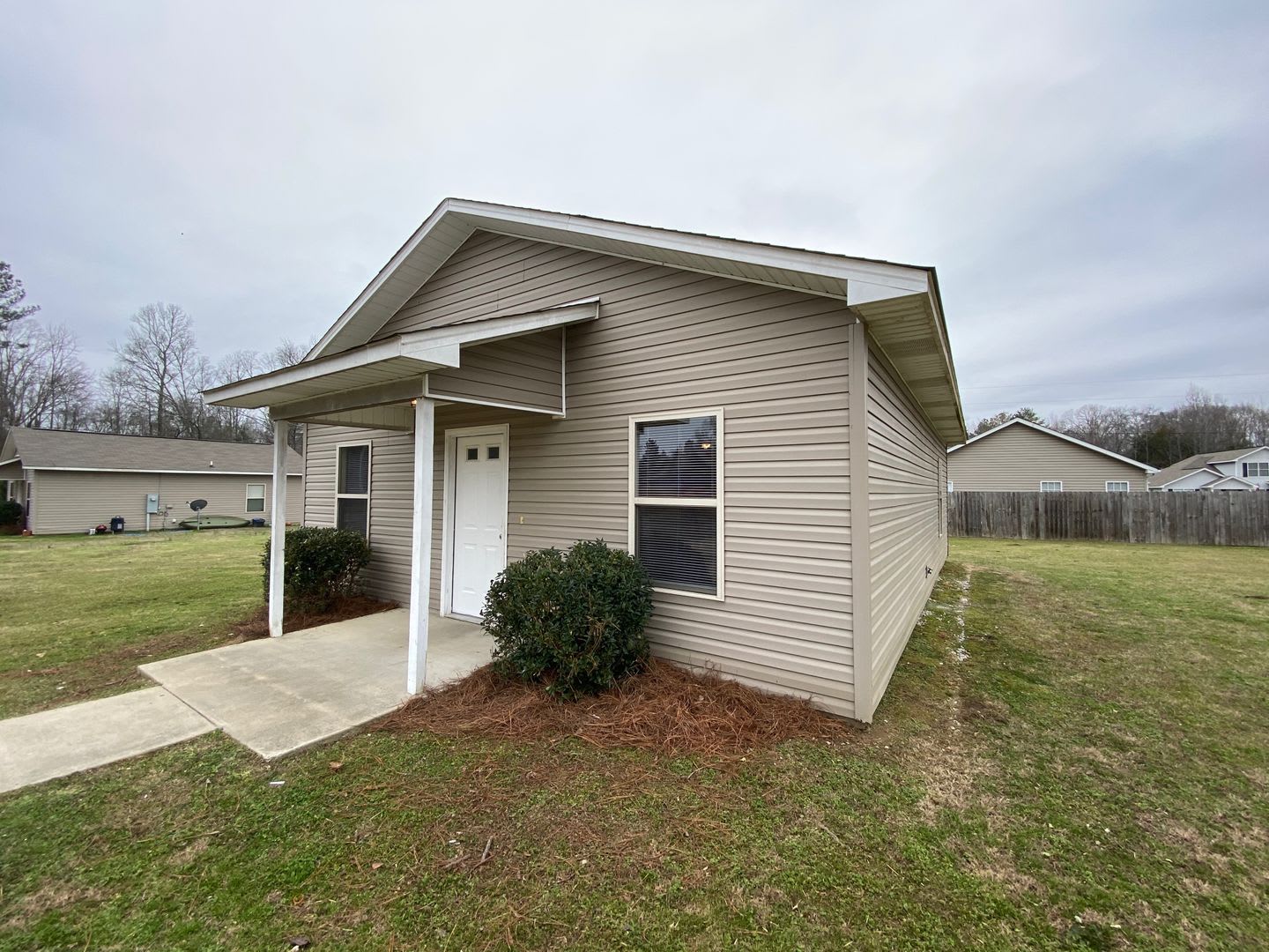 Home for Rent in Lincoln... Available to View with 48 Hour Notice!!! – photo 4