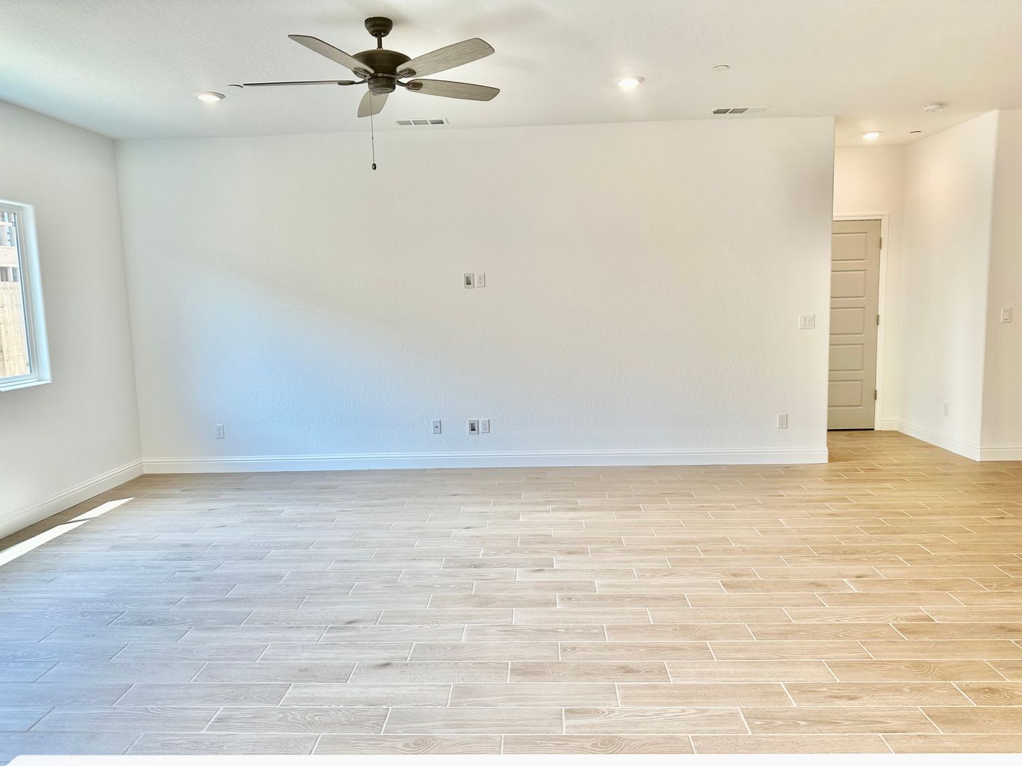 New Build 3/2 Near Clovis East – photo 4