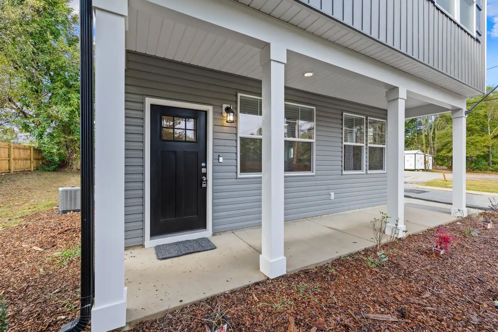 Room in 3 Bedroom Home at Mobley St – photo 4