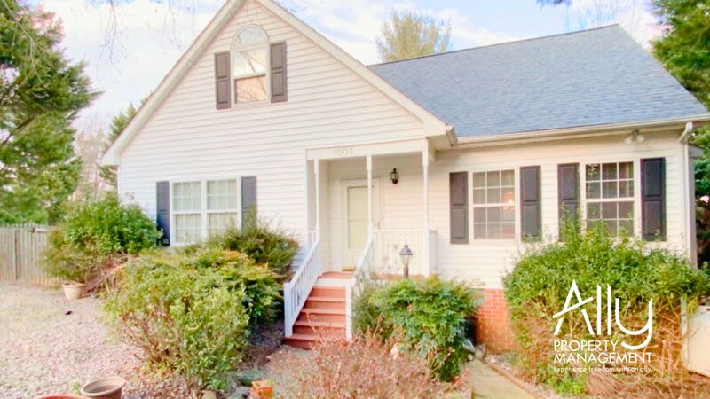 1003 Wintergreen Lane – photo 2