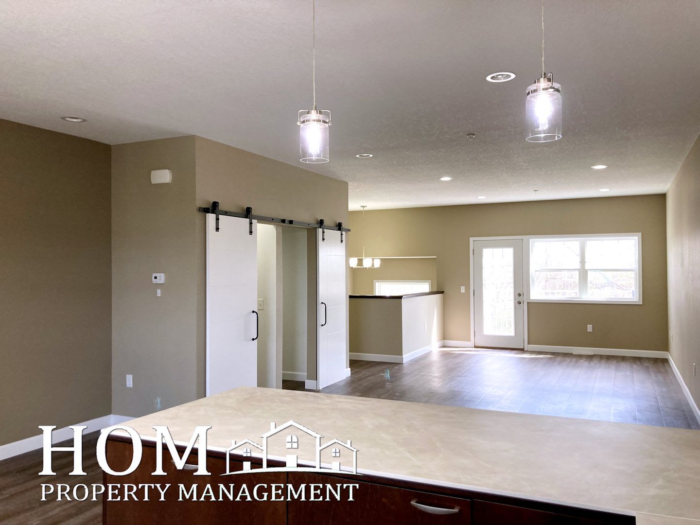 Modern 4BR/2.5BA Townhome Available 8/1 – photo 3