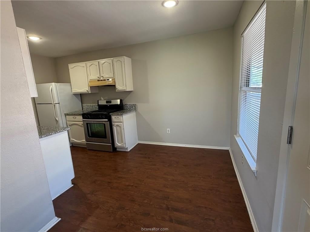 802 Navidad Street – photo 5