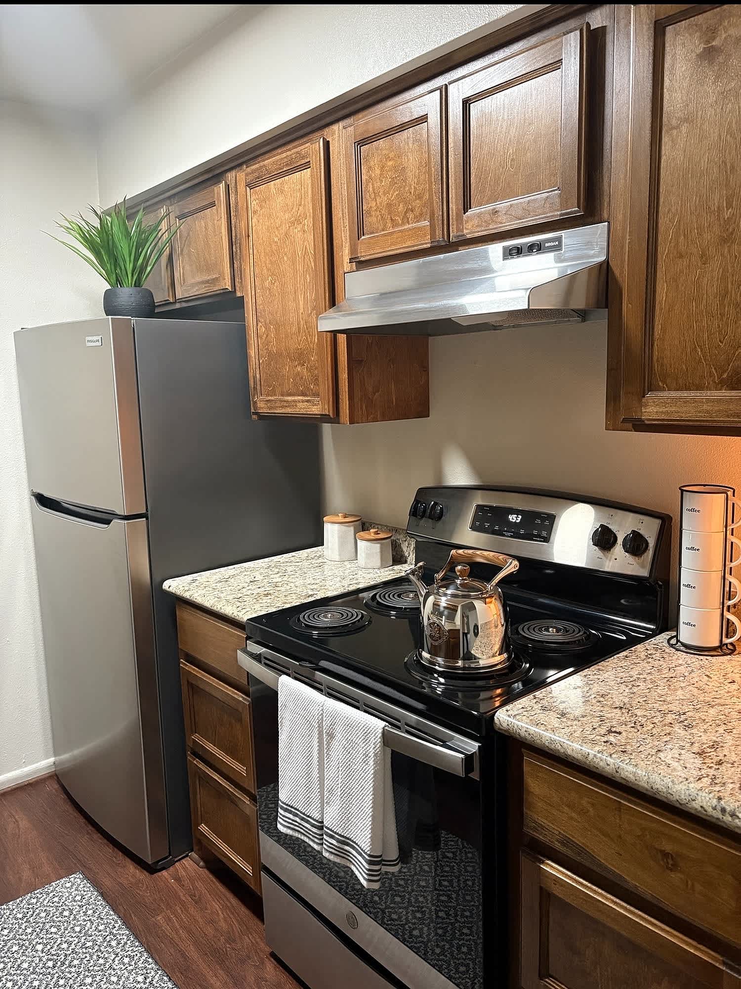 Parkwood Apartments – photo 3