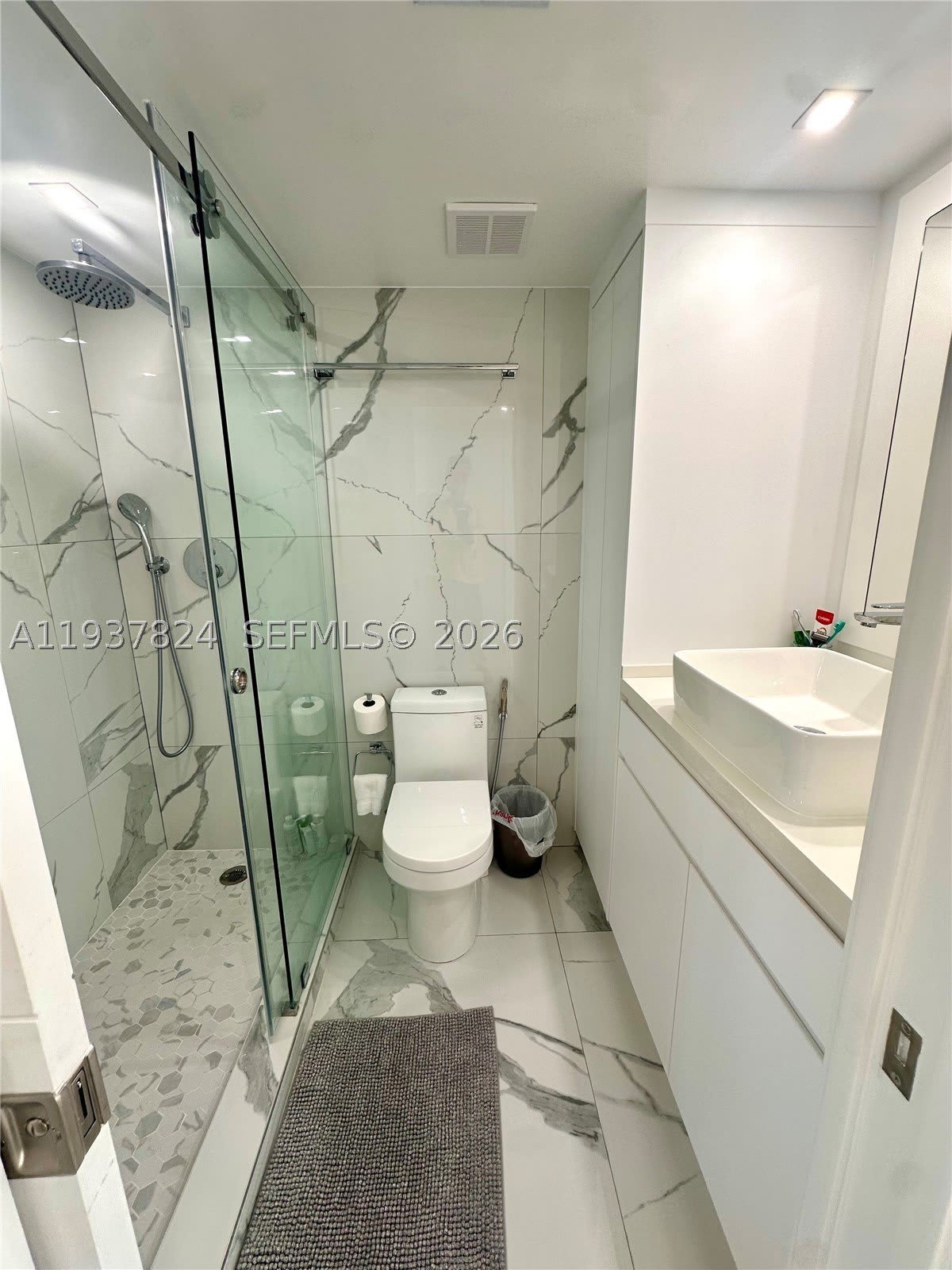 2457 Collins Ave – photo 4