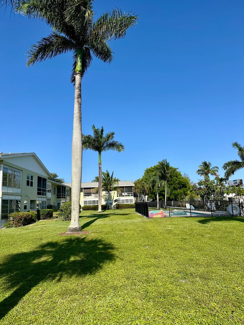 Crystal Lake Condominiums – photo 2