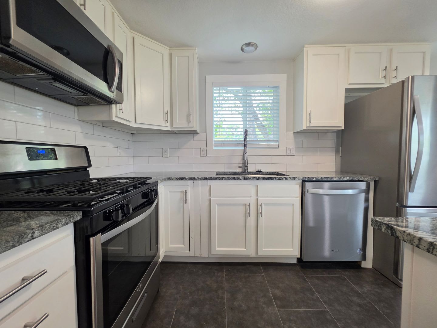 *AVAILABLE NOW* AC Coming Soon! 4-Bedroom, 3-Bath Home in the Cotton Creek Neighborhood! – photo 4