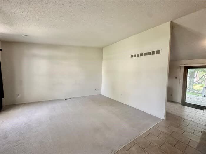 21669 Tulipwood Street – photo 4
