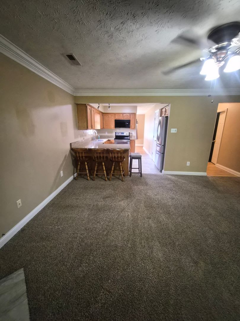 West Knoxville 37934 Pet Friendly 3 Bedroom 2 5 Bath With A Sunroom And 1 Car Garage – photo 3