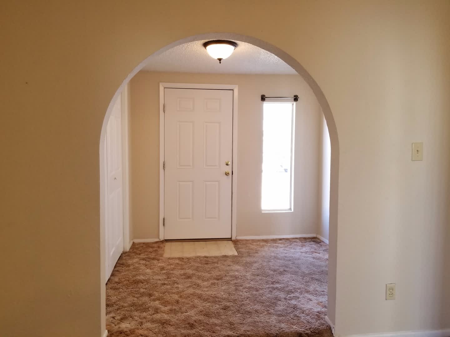 NICE 3 BEDROOM HOME WITH 2 LIVING AREAS – photo 2