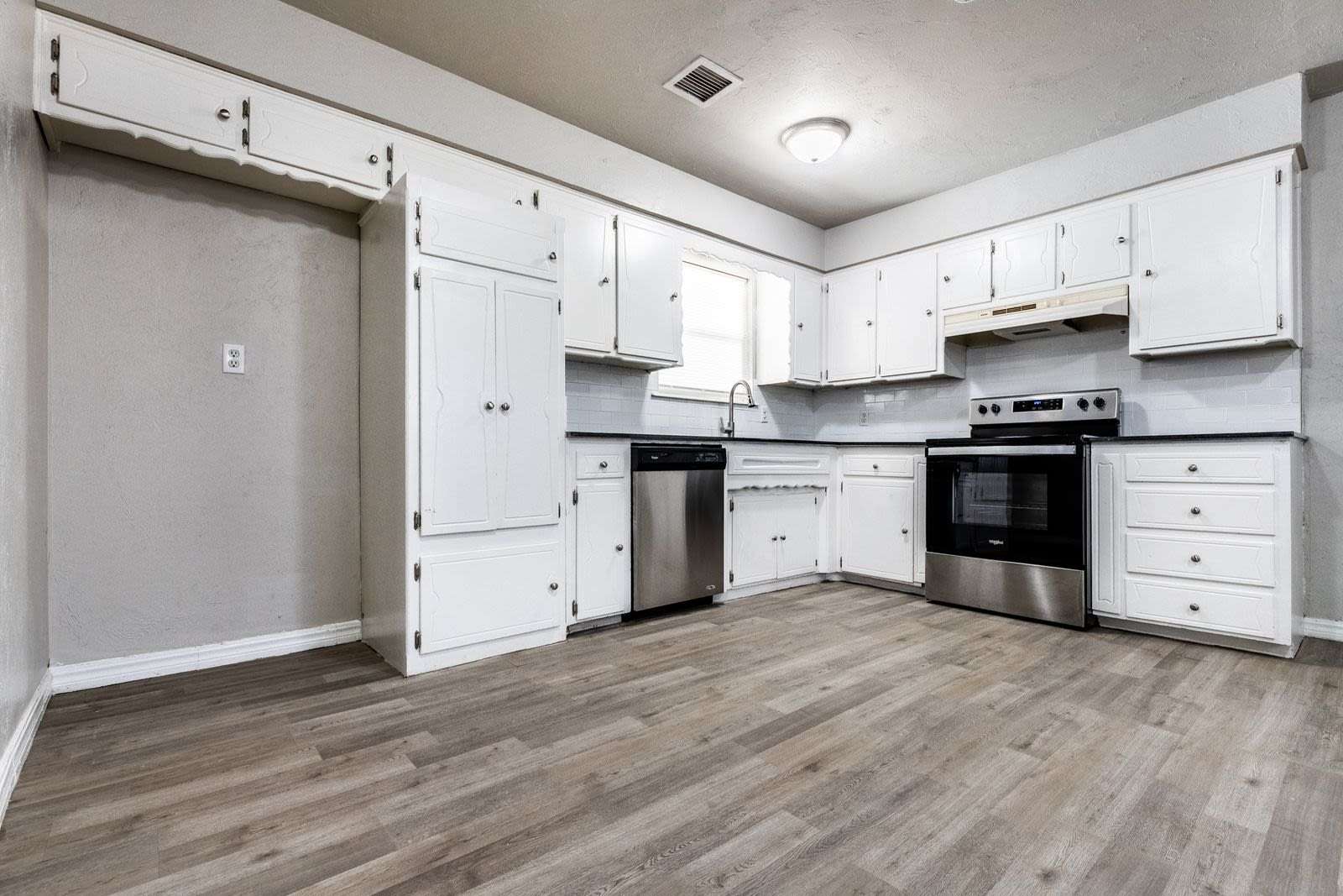 617 Queensboro Place – photo 3