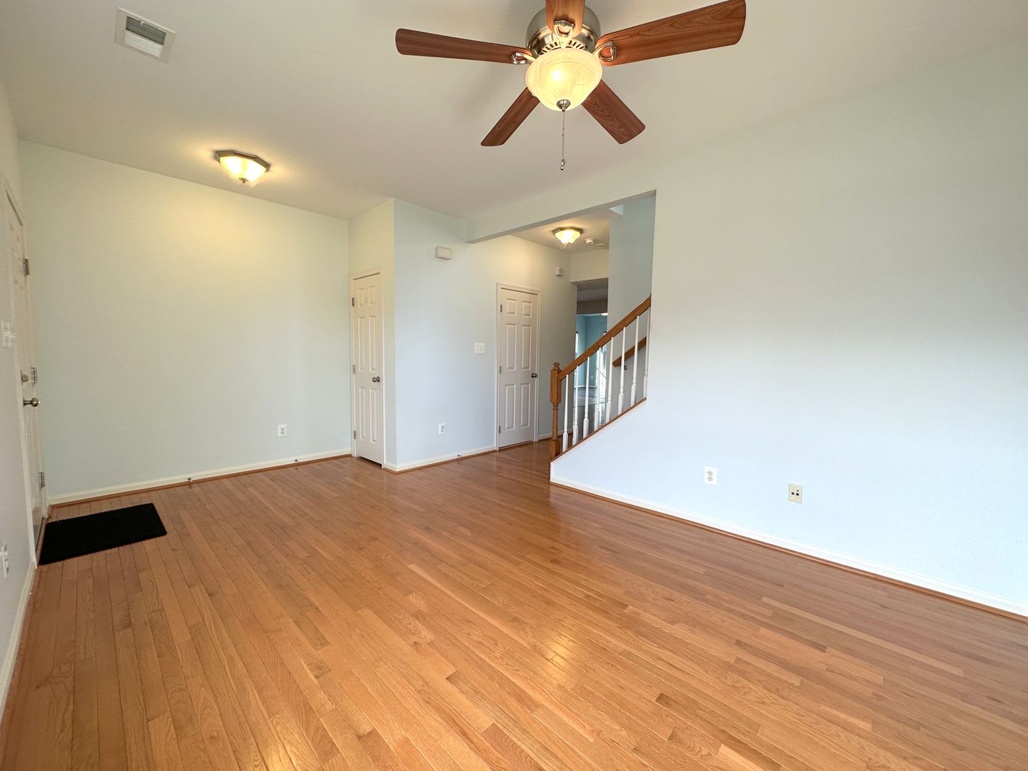 Beautiful 4 Bedroom 2.5 Bath SFH in Sought After Linton Crest Neighborhood For Rent! – photo 5