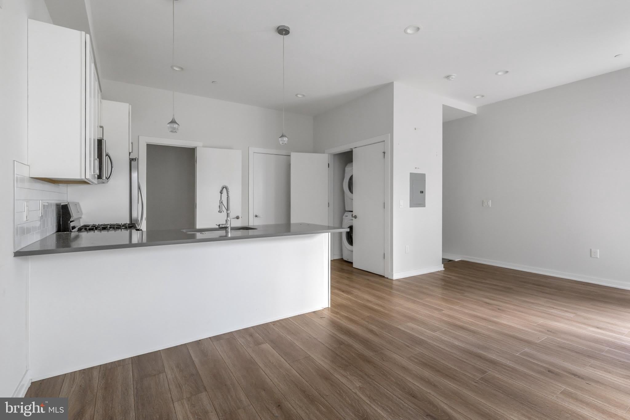 360 MONASTERY Avenue – photo 2