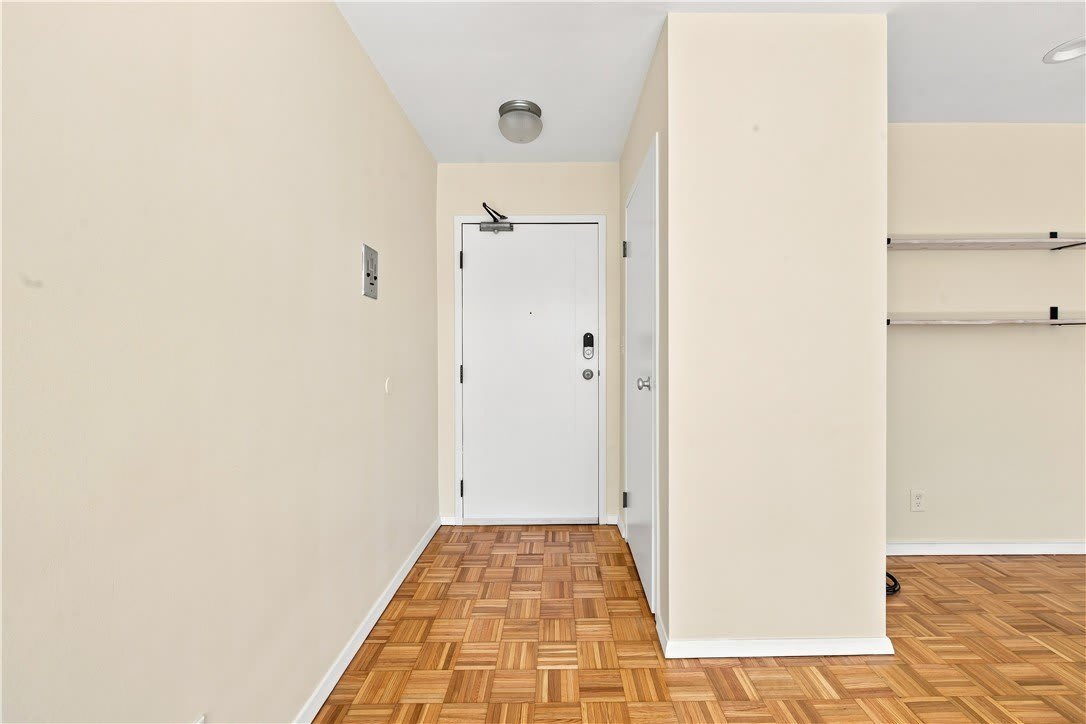 1000 East Avenue – photo 2