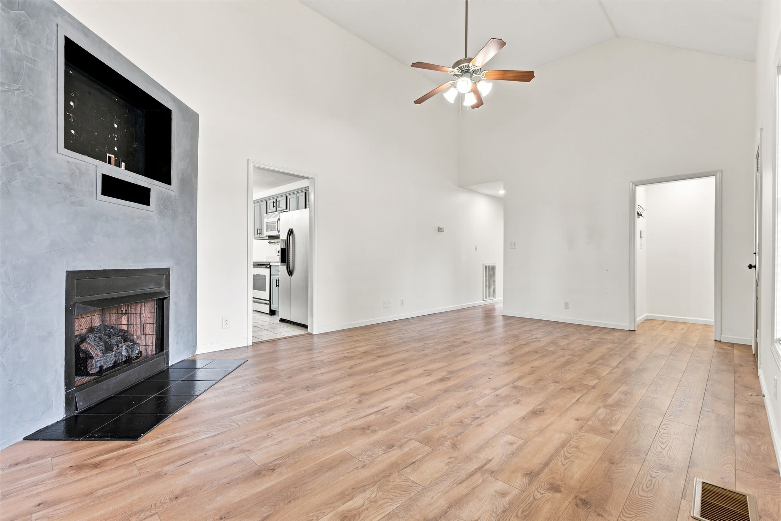 1524 Cedar Springs Circle – photo 3
