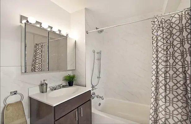 2763 Morris Avenue – photo 3