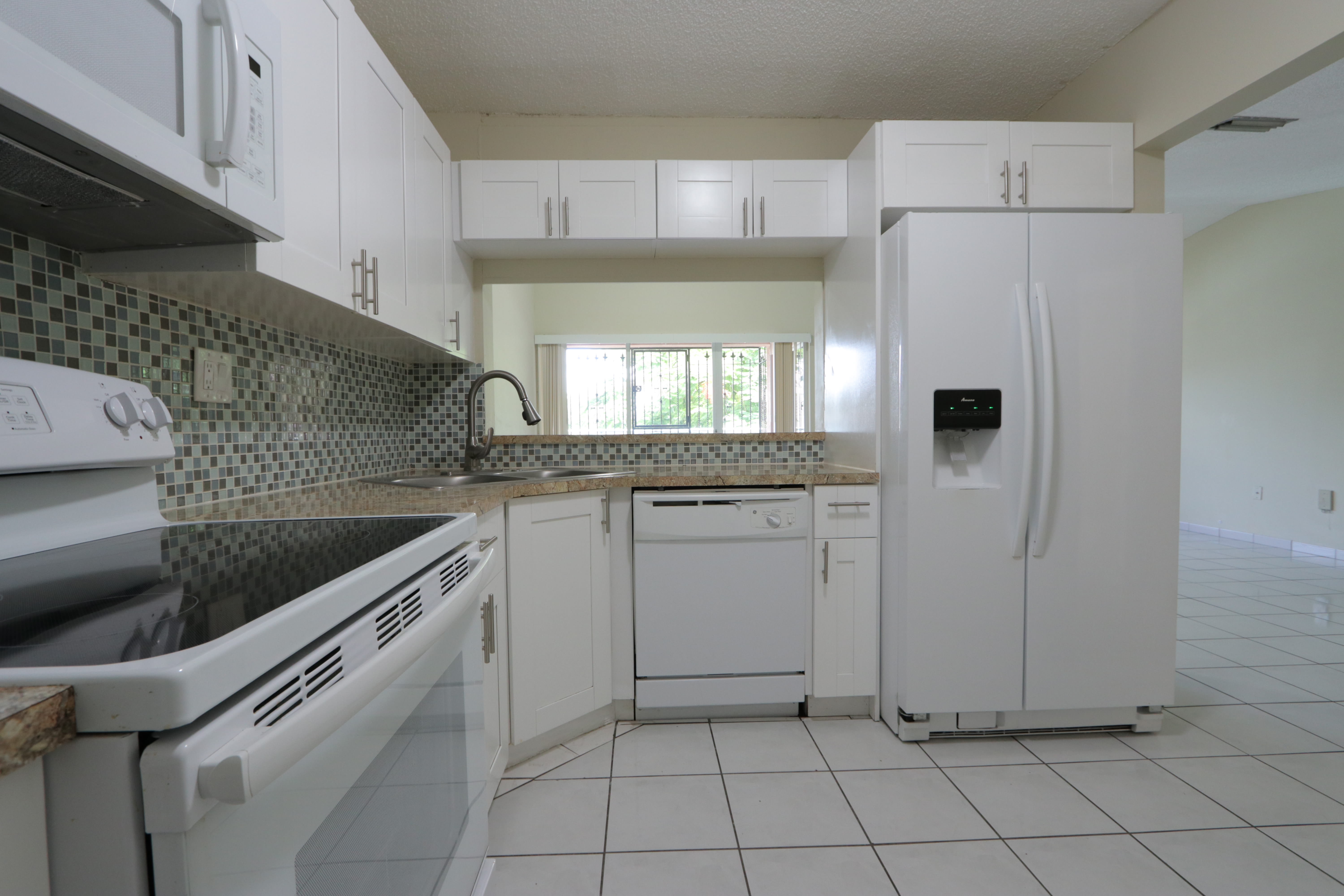 11165 NW 7th St Apt 203 – photo 3