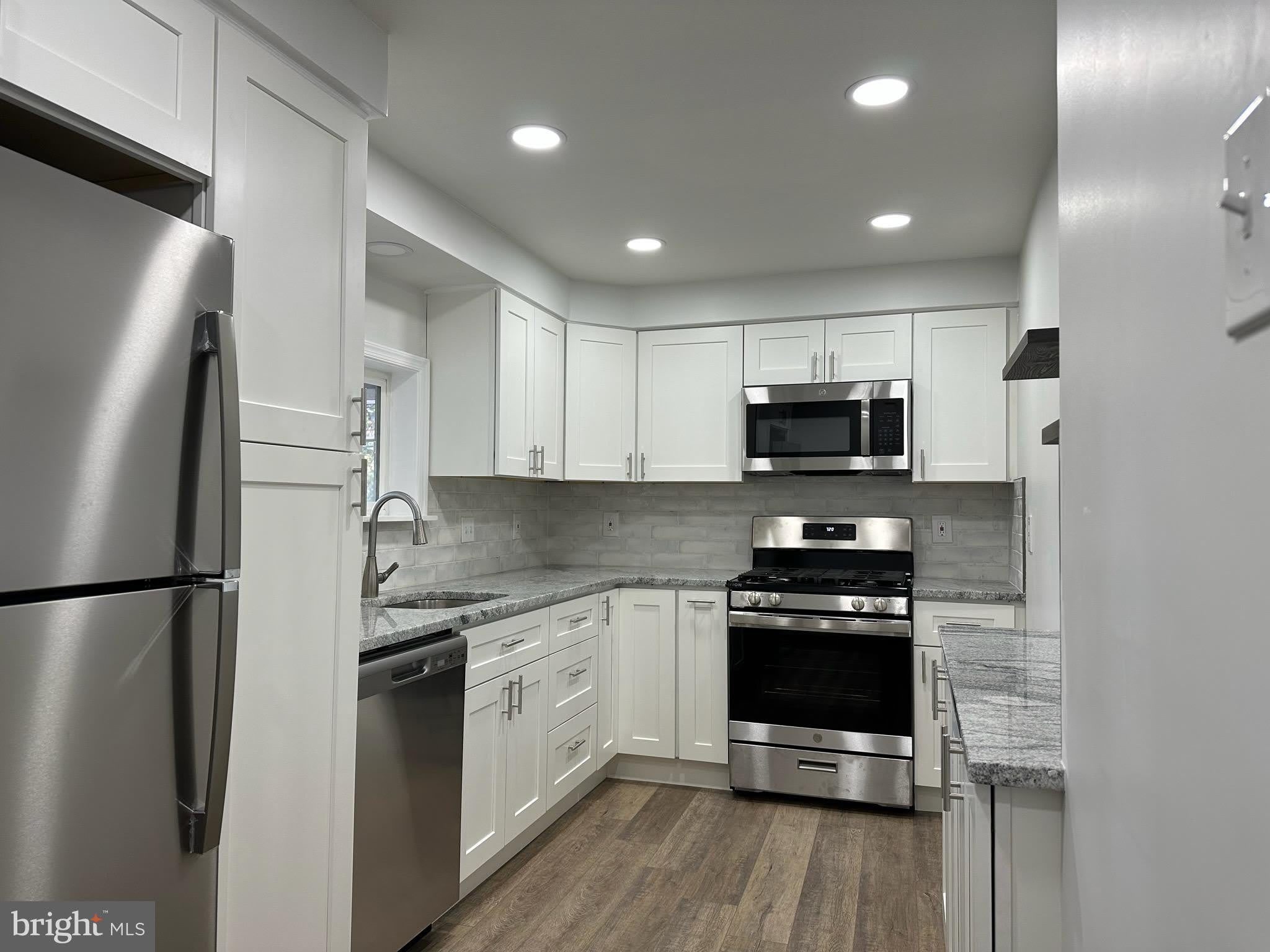 140 KALOS Street – photo 4
