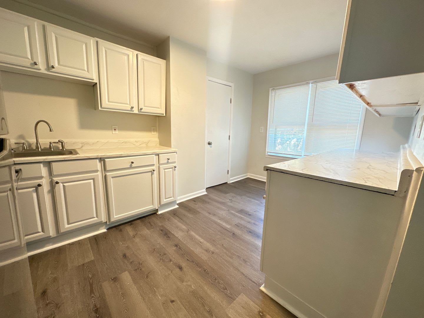 2 Bedroom Unit Close to Downtown – photo 4