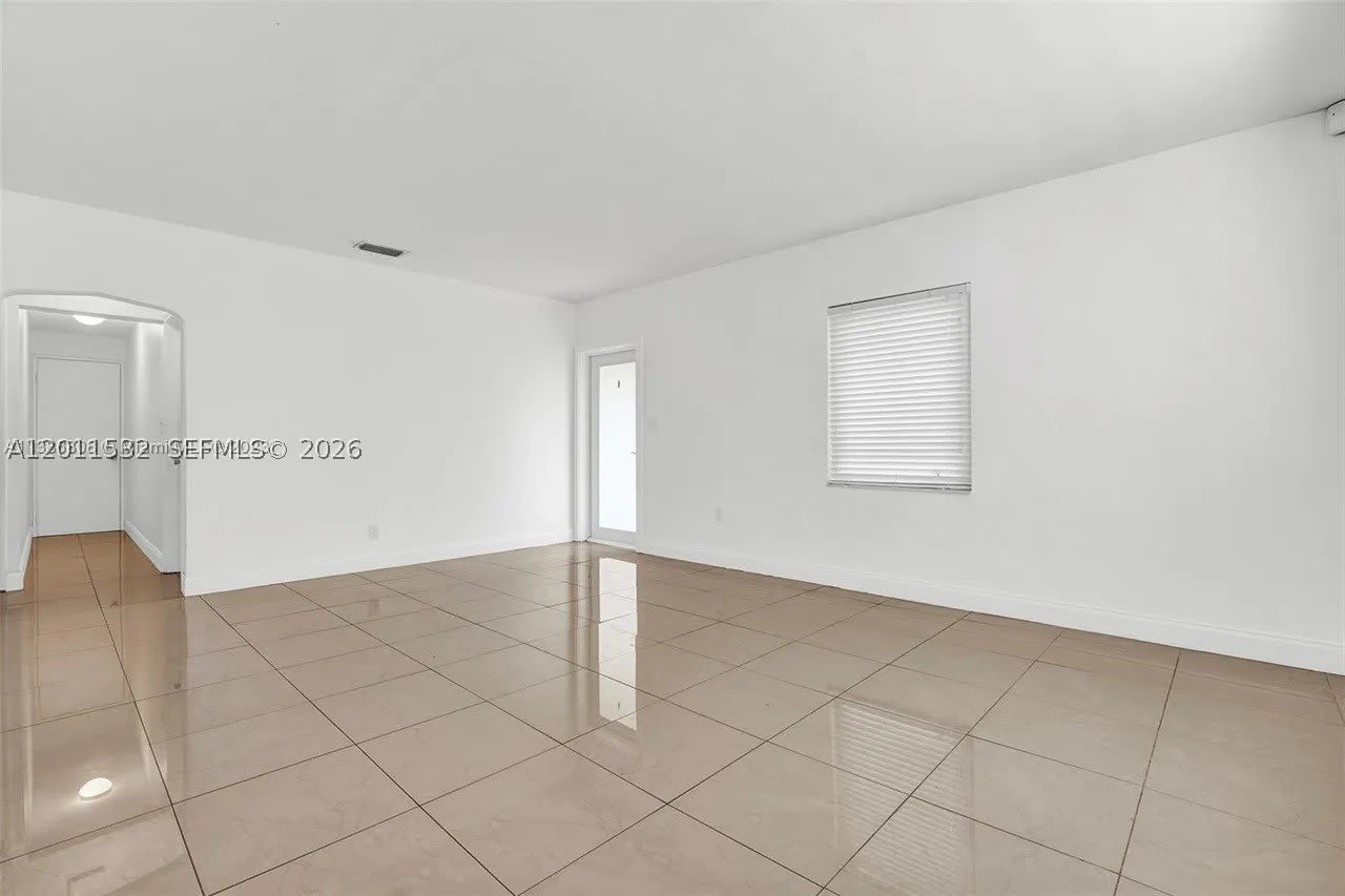 437 swan avenue – photo 5