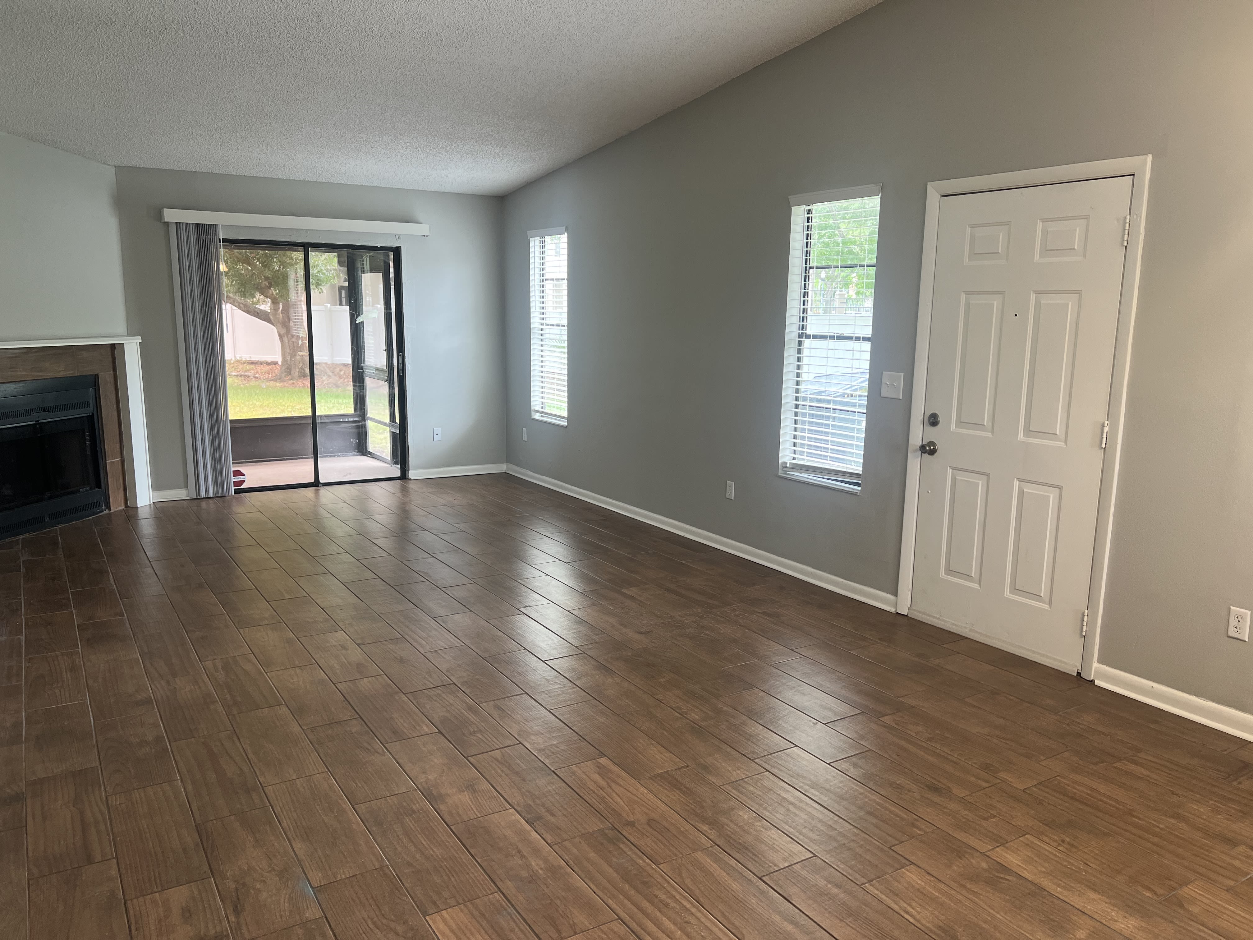 10101 Lake Oak Cir – photo 4