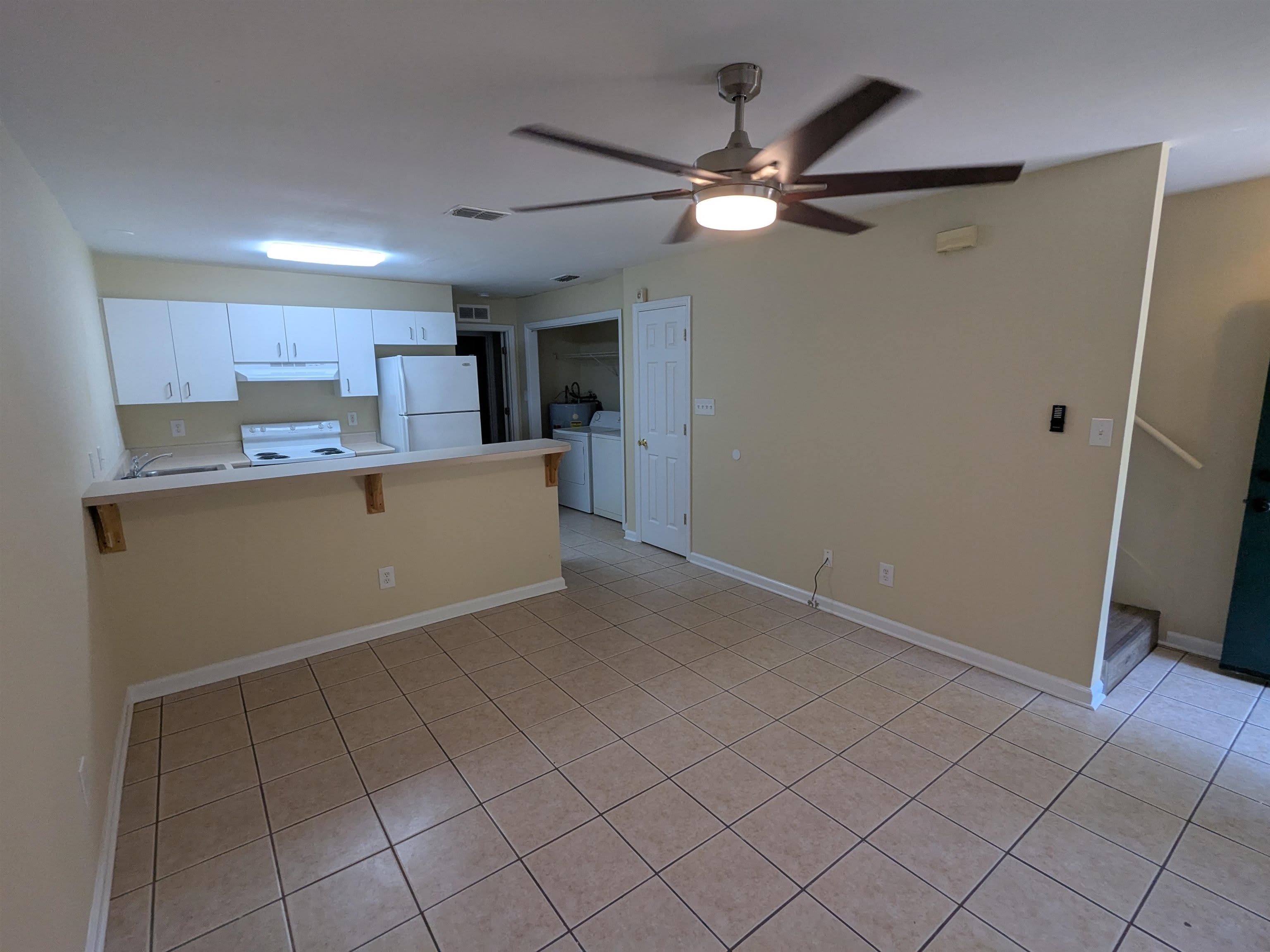 705 W Georgia Street – photo 4