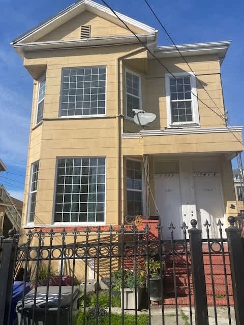1739 10th Avenue – photo 1