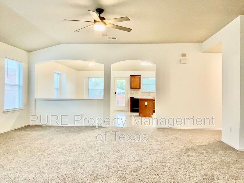 3232 Clinton Pl – photo 4