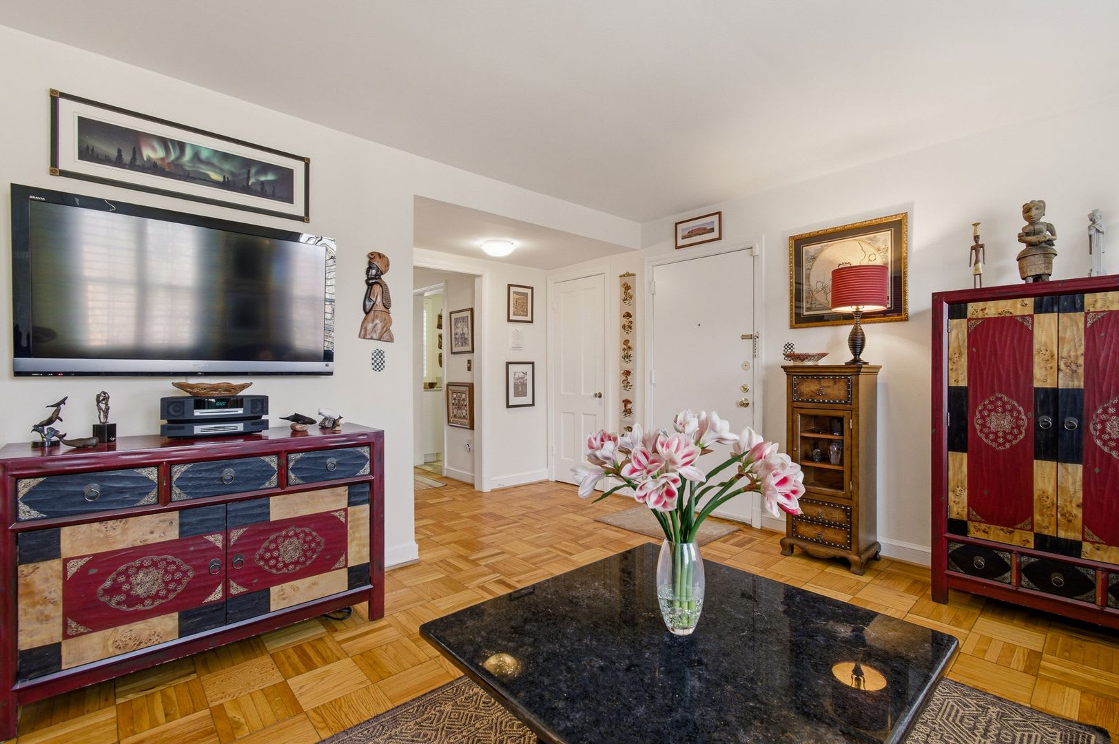 Top Floor Ordway Gardens One Bedroom-Fully Furnished, One Parking Space, & More! – photo 4